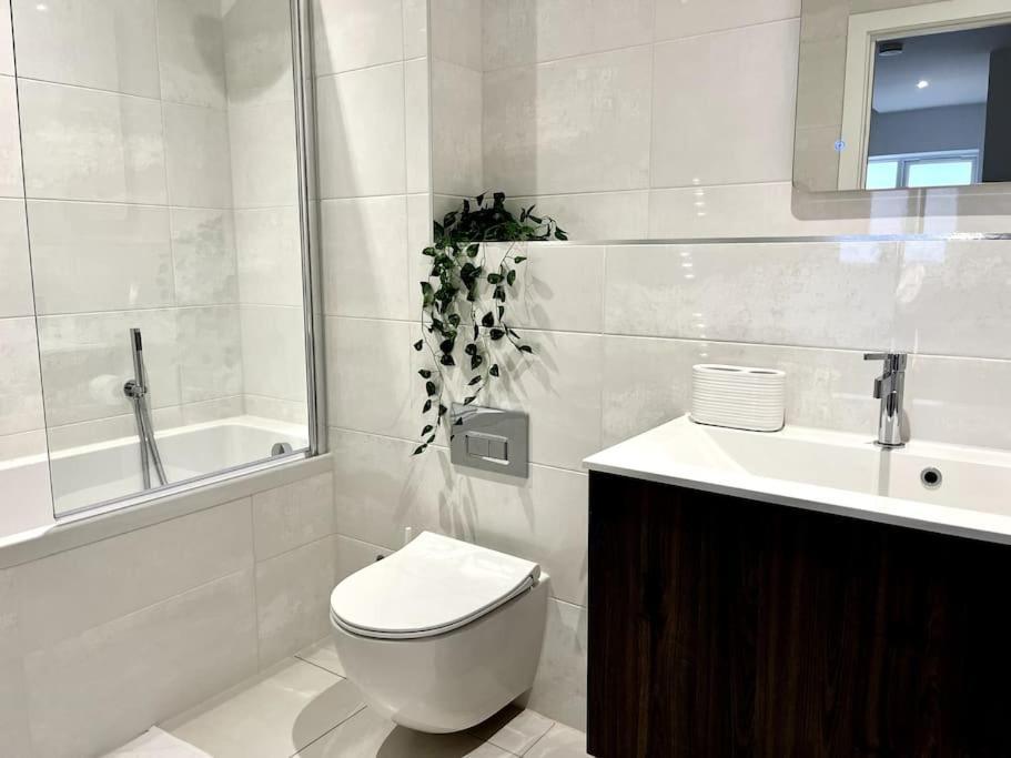 Luxury 3 Bed House W Parking & Garden! 1 Villa Bournemouth Bagian luar foto